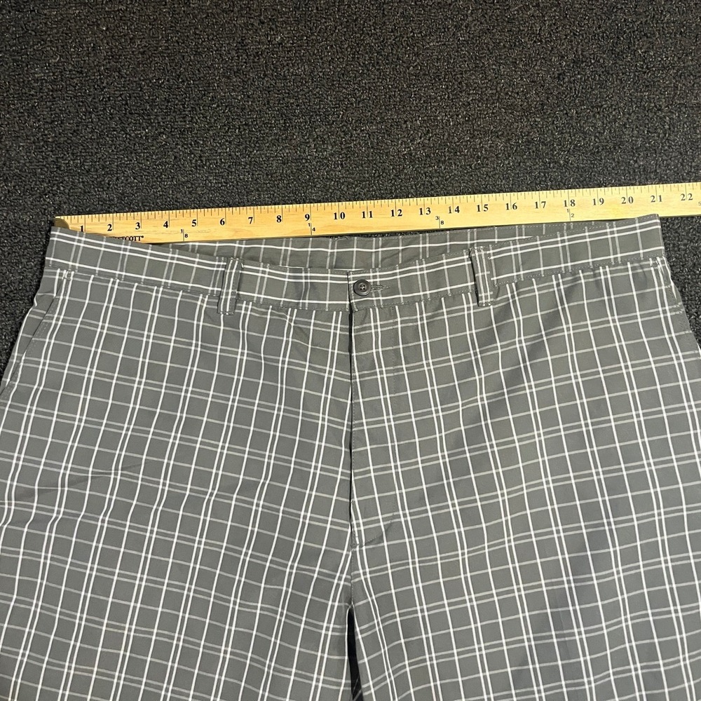 PGA Tour Mens Grey White Plaid Golf Shorts Size 42 Windowpane Performance Active - Picture 3 of 10